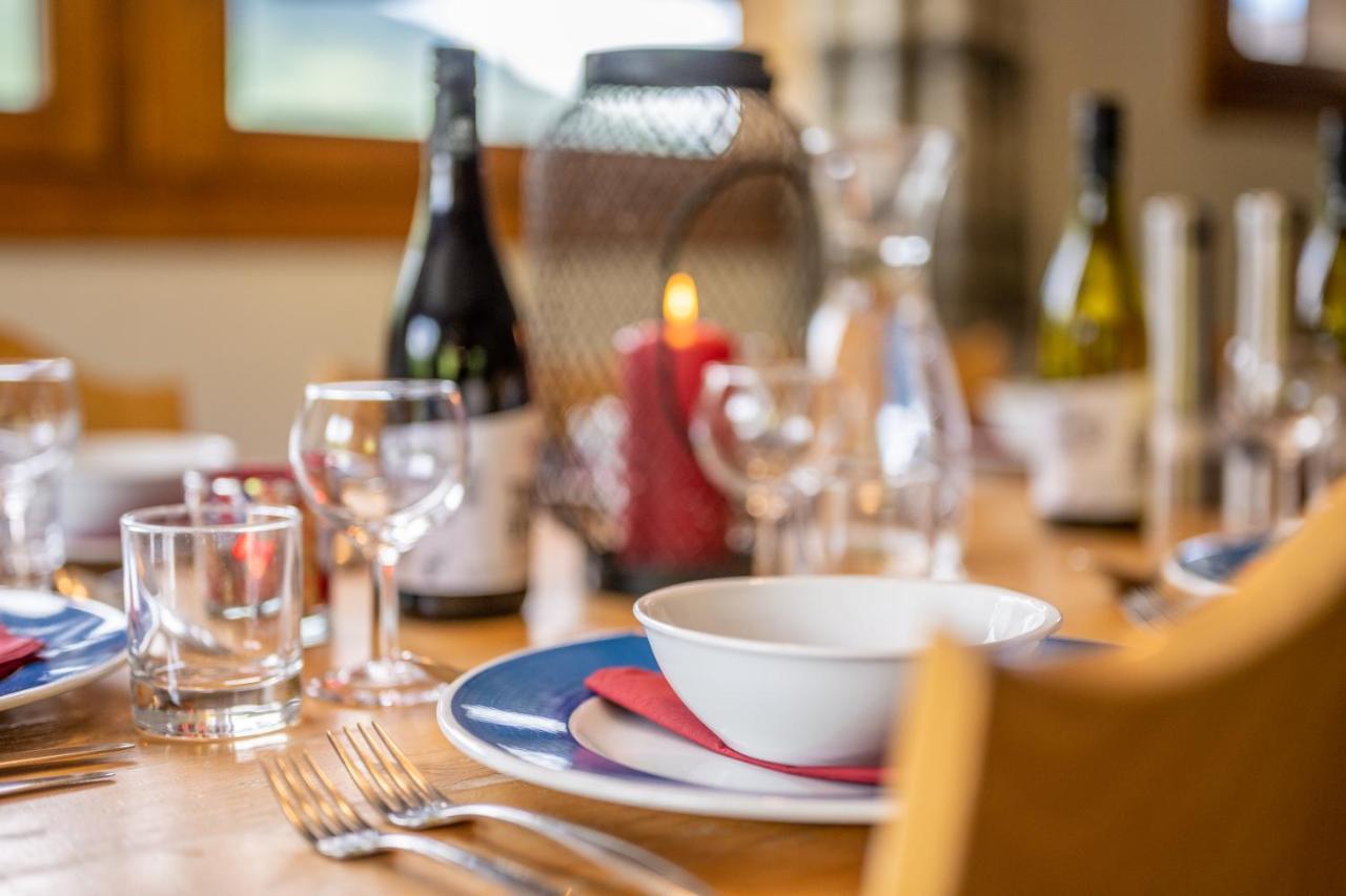 Chalet Himalaya , 10 Person Chalet With 5 Ensuite Bedrooms And Outdoor Jacuzzi In Meribel Centre Bagian luar foto